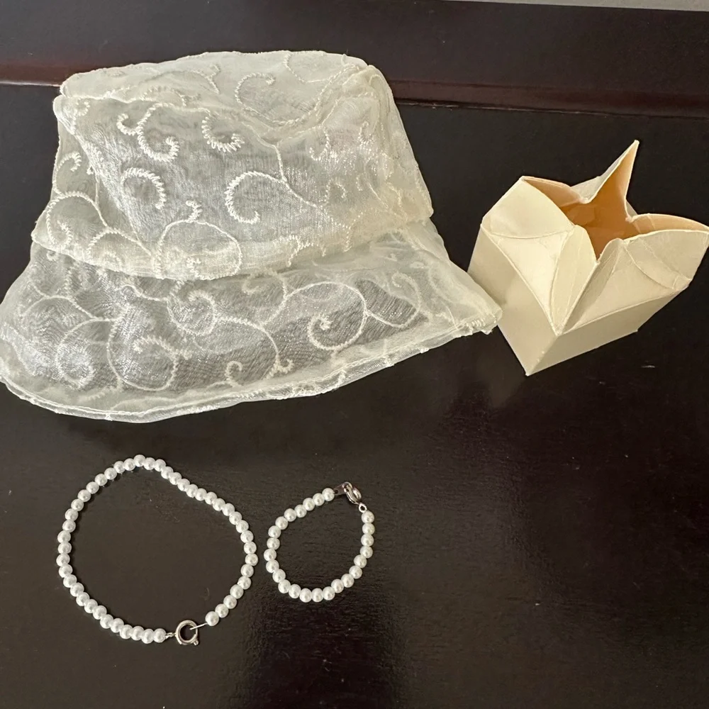 Retired American Girl White Lace Garden Hat with Pearl Necklace & Bracelet VGUC